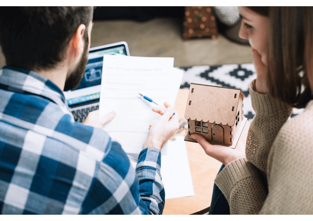 Paul-Hill-assisting-client-in-renewing-fixed-rate-mortgage